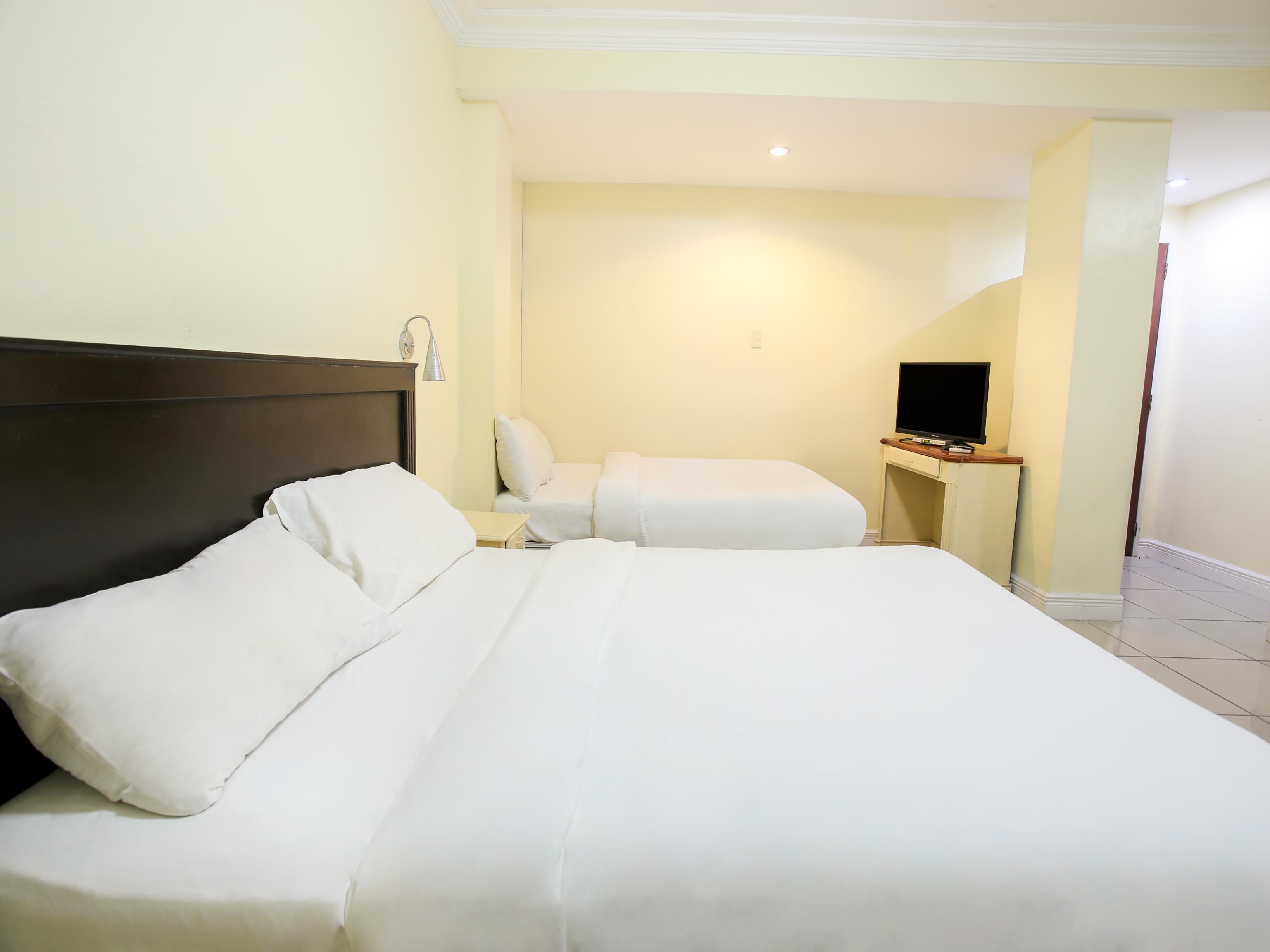 Hotel Euroasia By Bluebookers Angeles Eksteriør billede