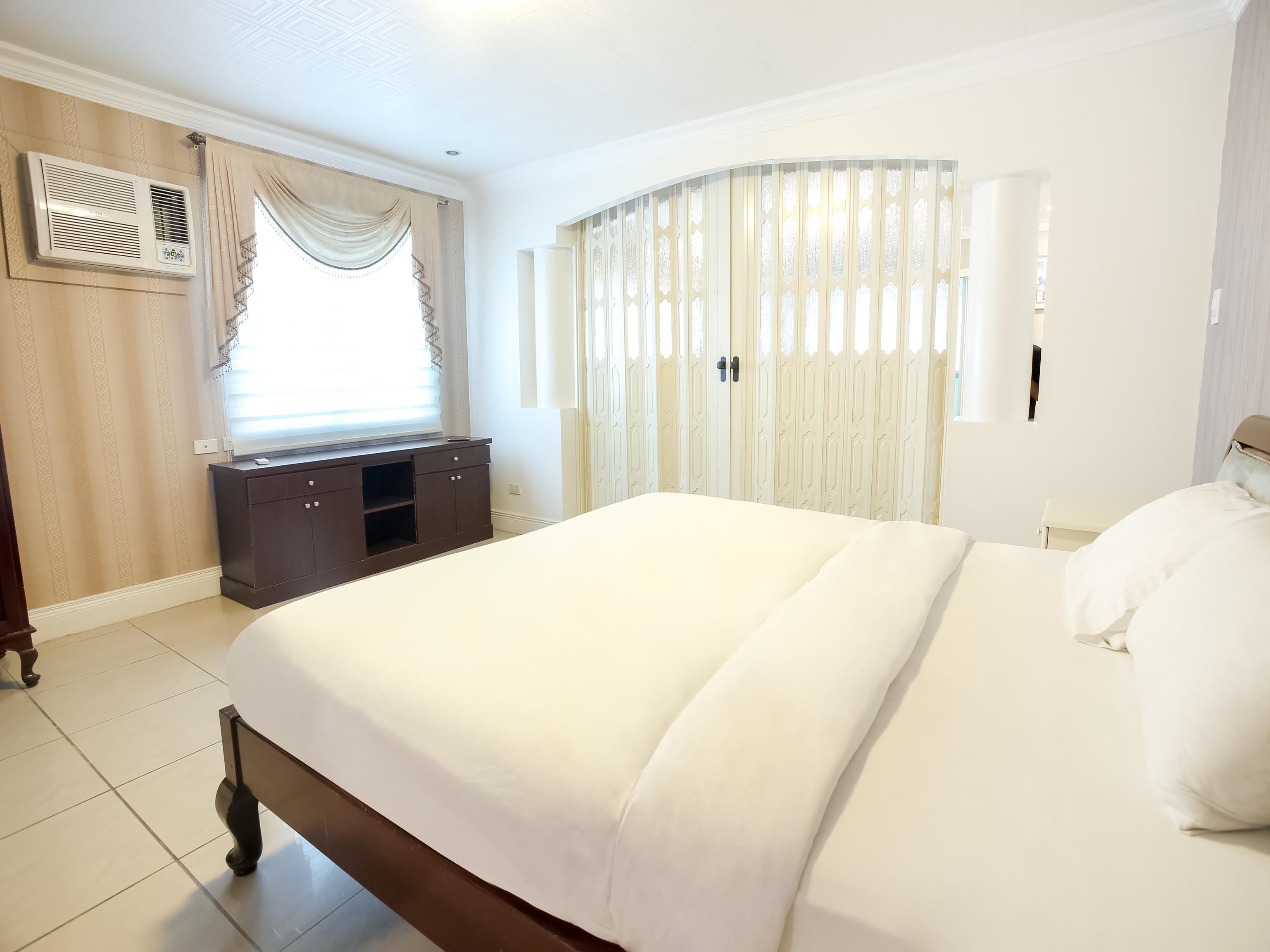 Hotel Euroasia By Bluebookers Angeles Eksteriør billede