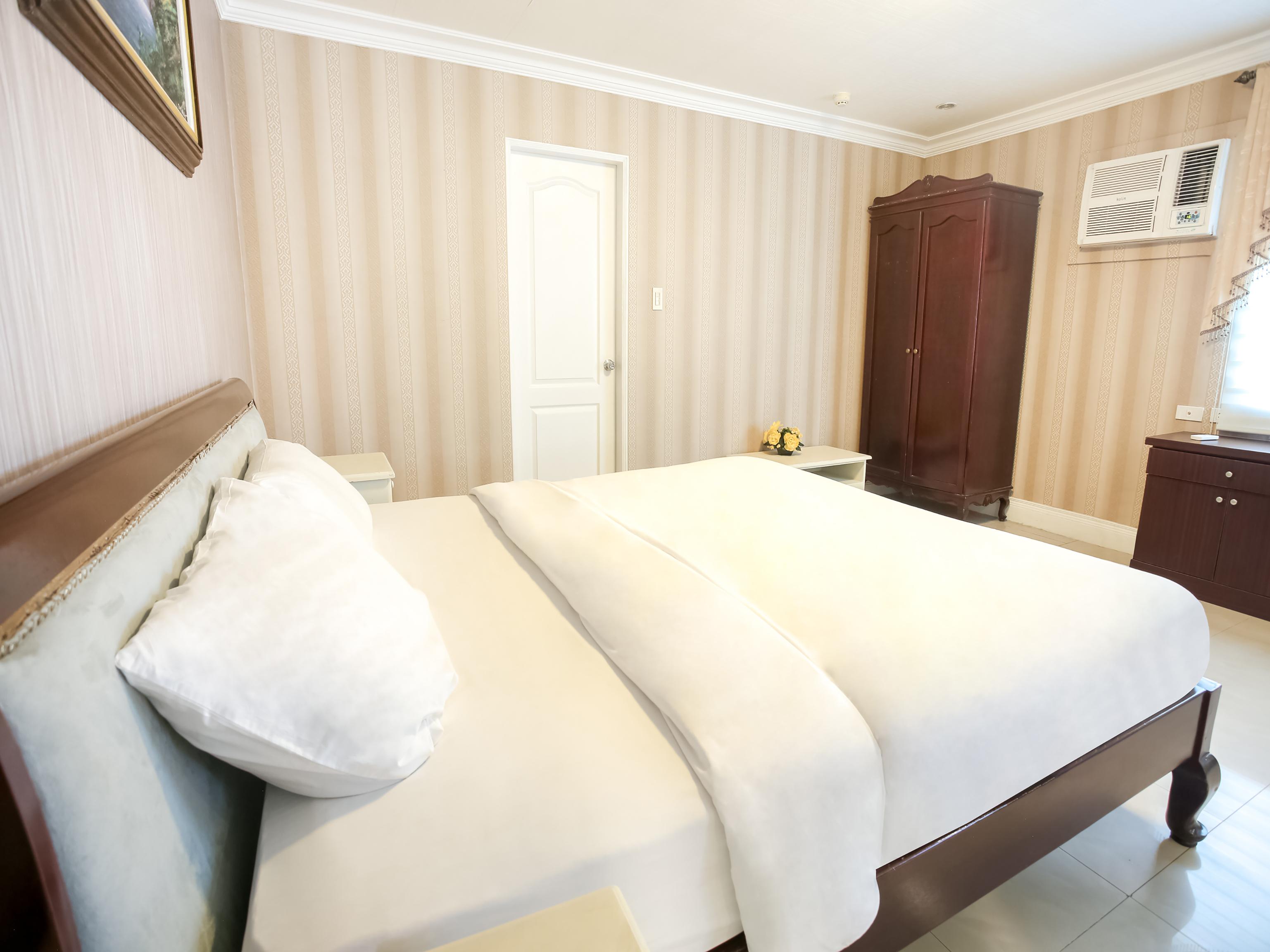 Hotel Euroasia By Bluebookers Angeles Eksteriør billede