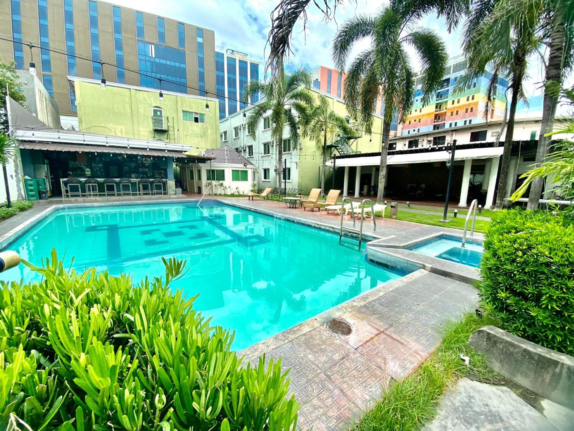 Hotel Euroasia By Bluebookers Angeles Eksteriør billede