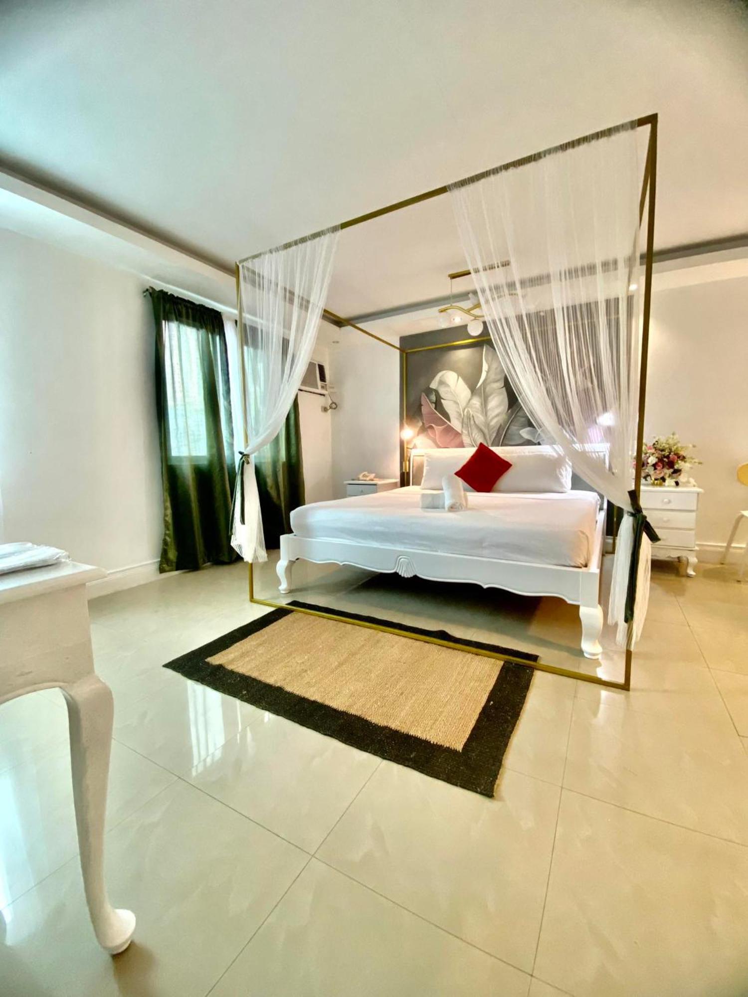 Hotel Euroasia By Bluebookers Angeles Eksteriør billede