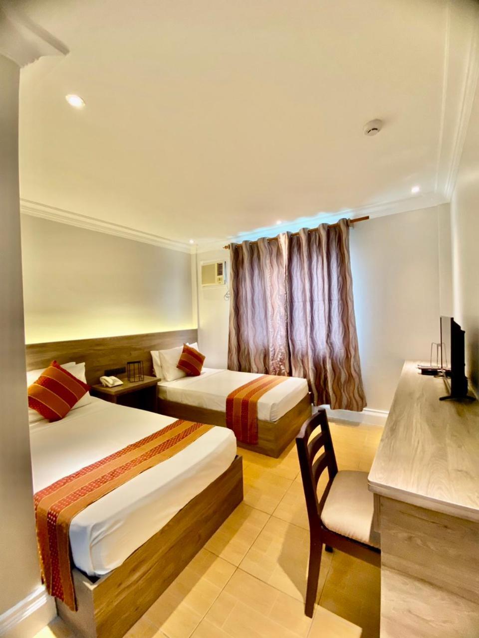 Hotel Euroasia By Bluebookers Angeles Eksteriør billede
