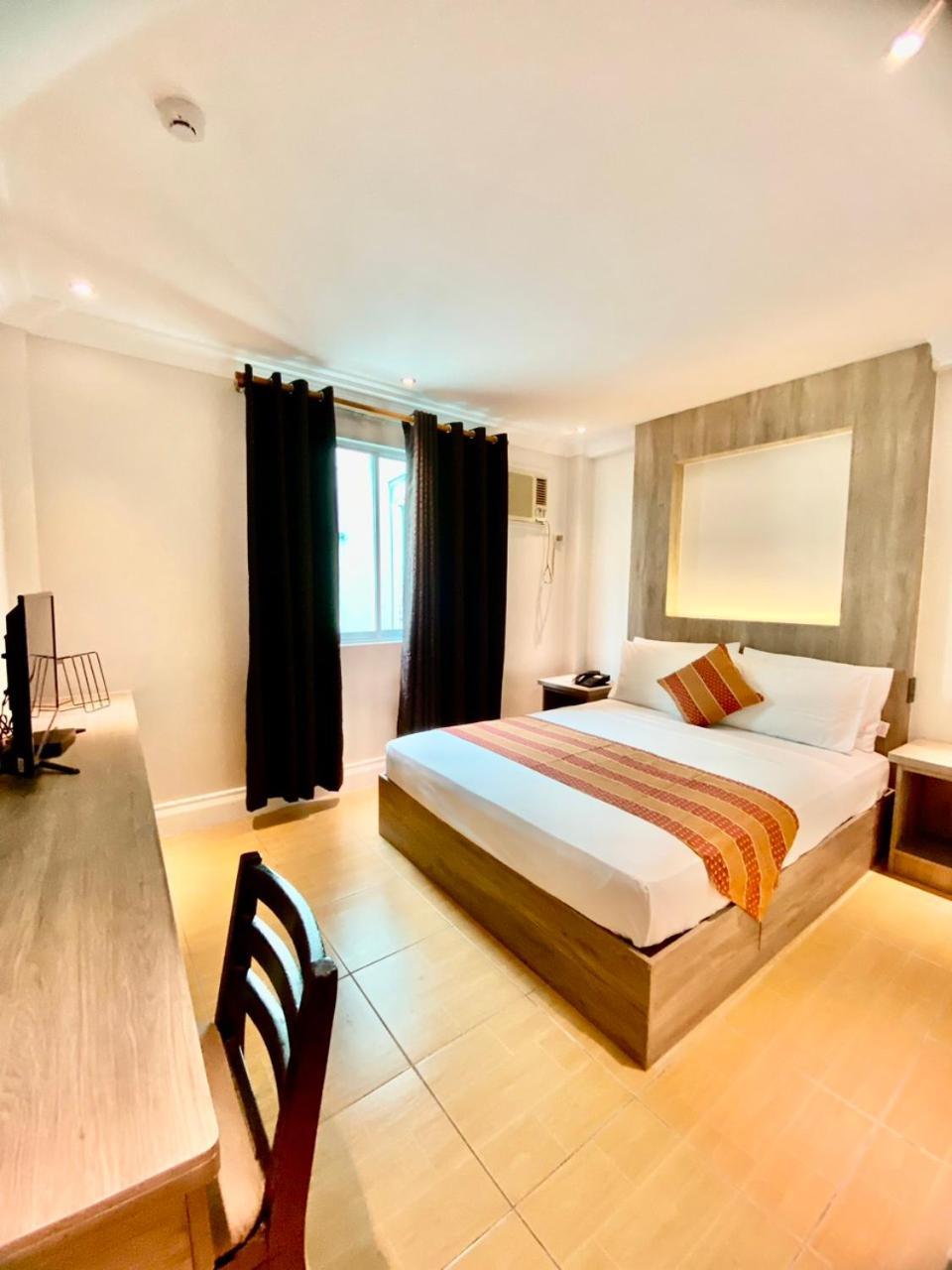 Hotel Euroasia By Bluebookers Angeles Eksteriør billede