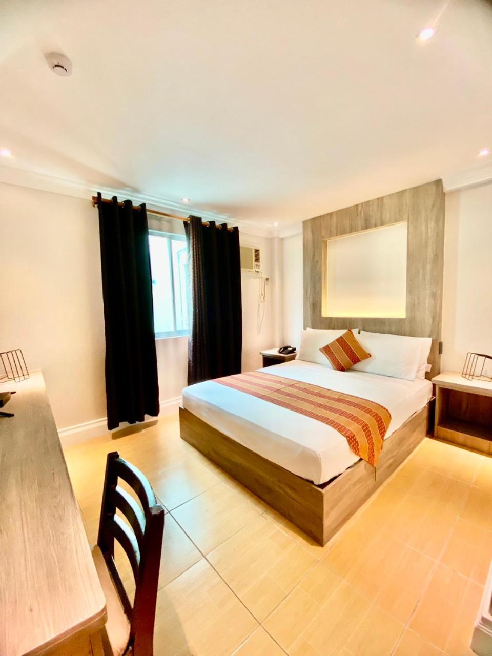 Hotel Euroasia By Bluebookers Angeles Eksteriør billede