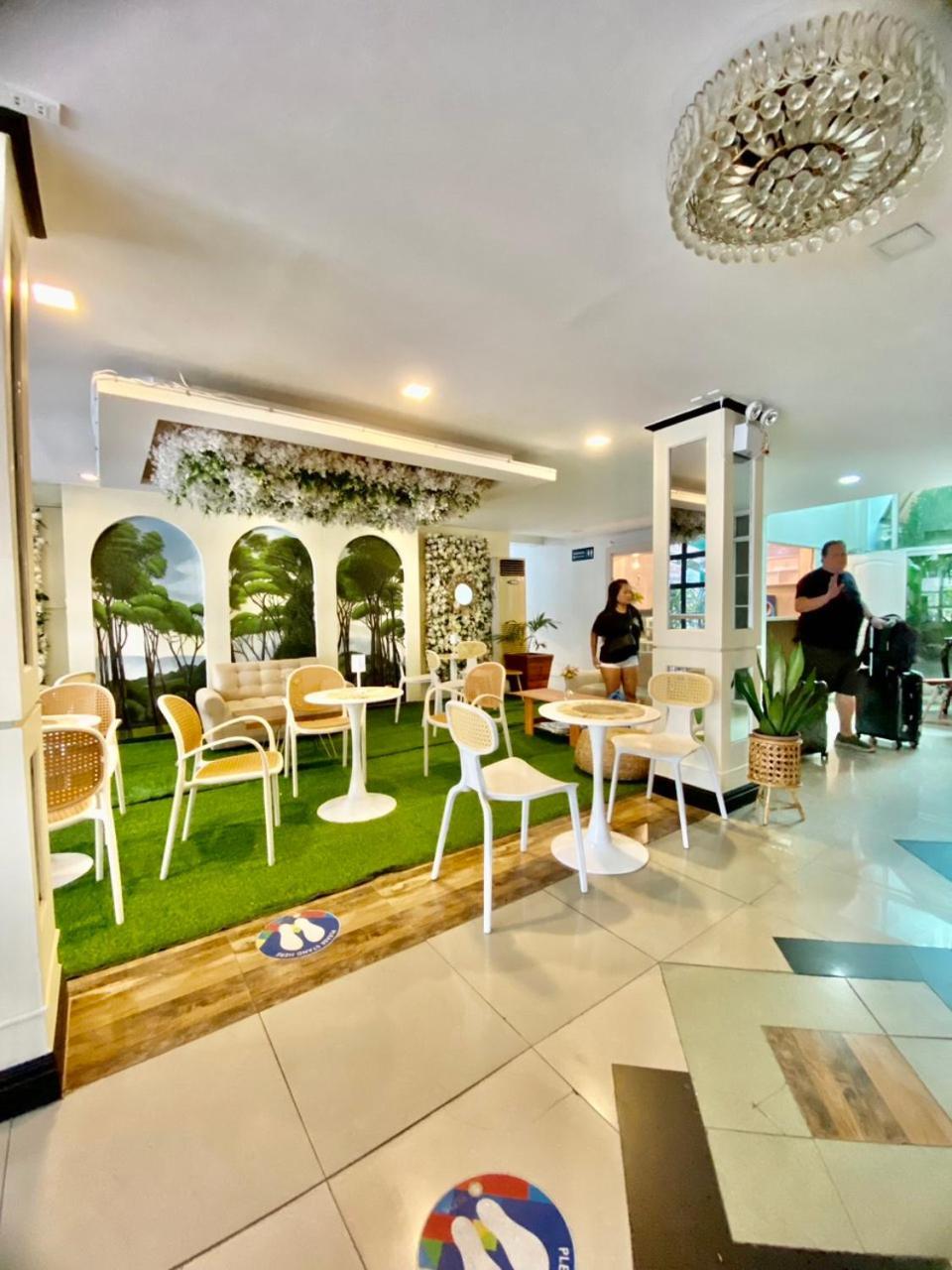 Hotel Euroasia By Bluebookers Angeles Eksteriør billede
