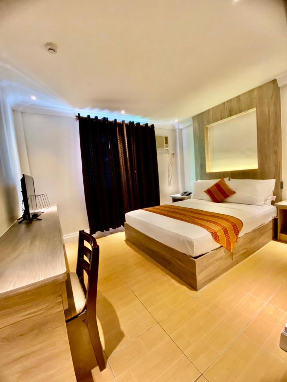 Hotel Euroasia By Bluebookers Angeles Eksteriør billede