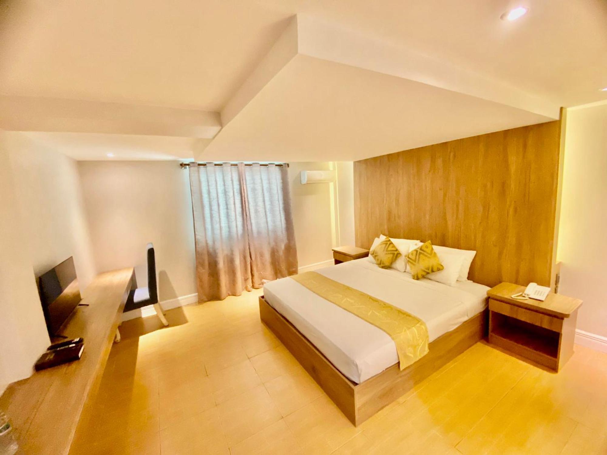Hotel Euroasia By Bluebookers Angeles Eksteriør billede
