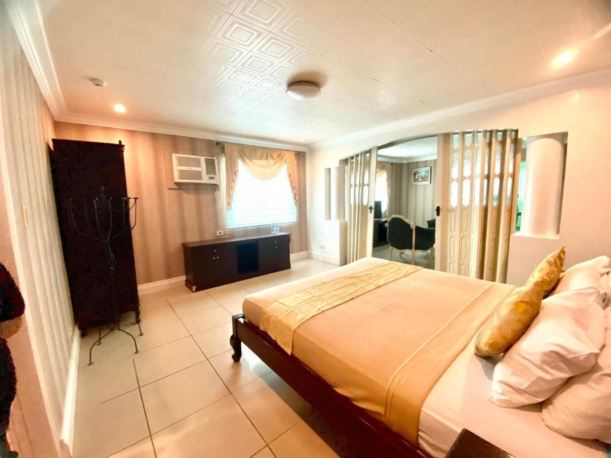 Hotel Euroasia By Bluebookers Angeles Eksteriør billede